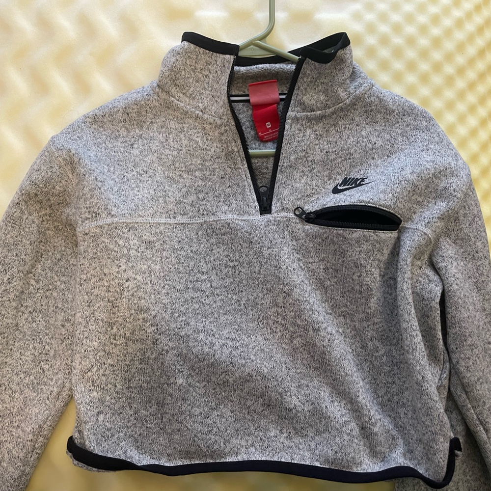 NIKE Half zip crop sweatshirt